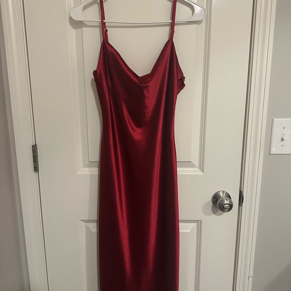 Women’s Sleeveless Spaghetti Strap Satin Dress - Picture 2 of 3